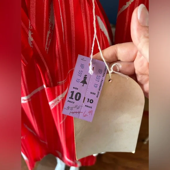 SOLDSOLDSOLD Deadstock 1970s red tie waist dress - Picture 4 of 7